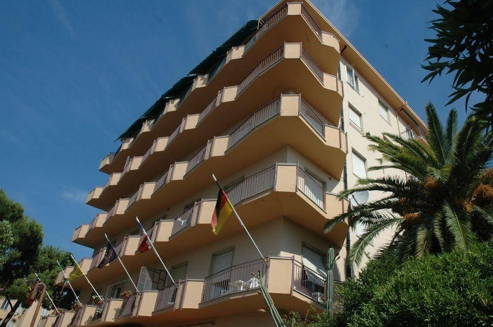 Hotel Solidago Arma di Taggia Exterior photo